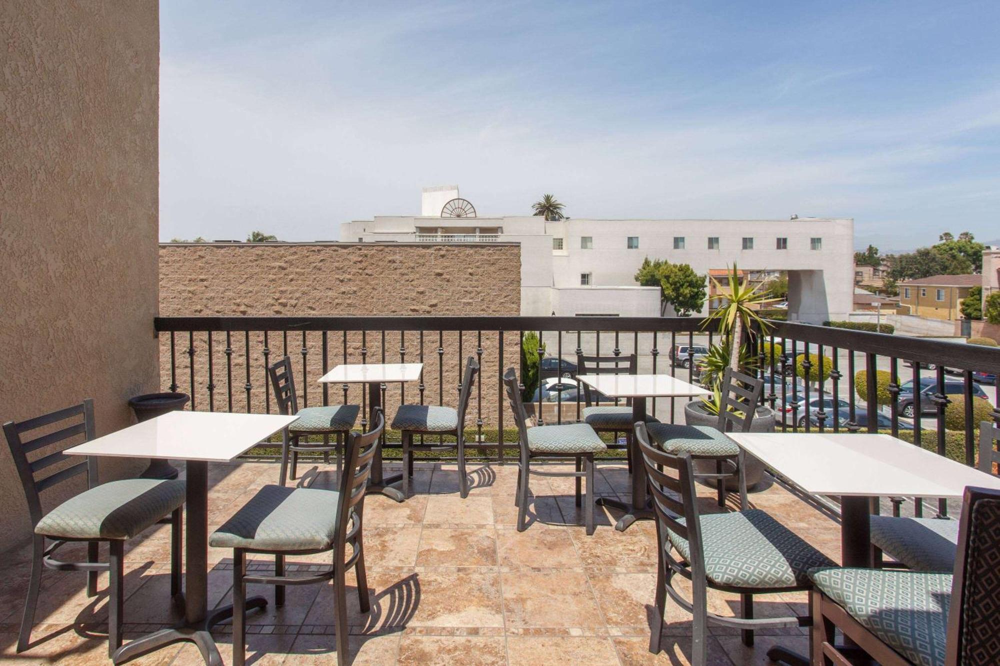 Ramada By Wyndham Culver City — Photos 3